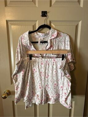 JoySpun Women’s Floral White and Pink Ruffle Pajama Set